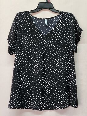 🚨2/$25 or 5/$50🚨Polka Dot V-Neck Short Sleeve Top - Black/White